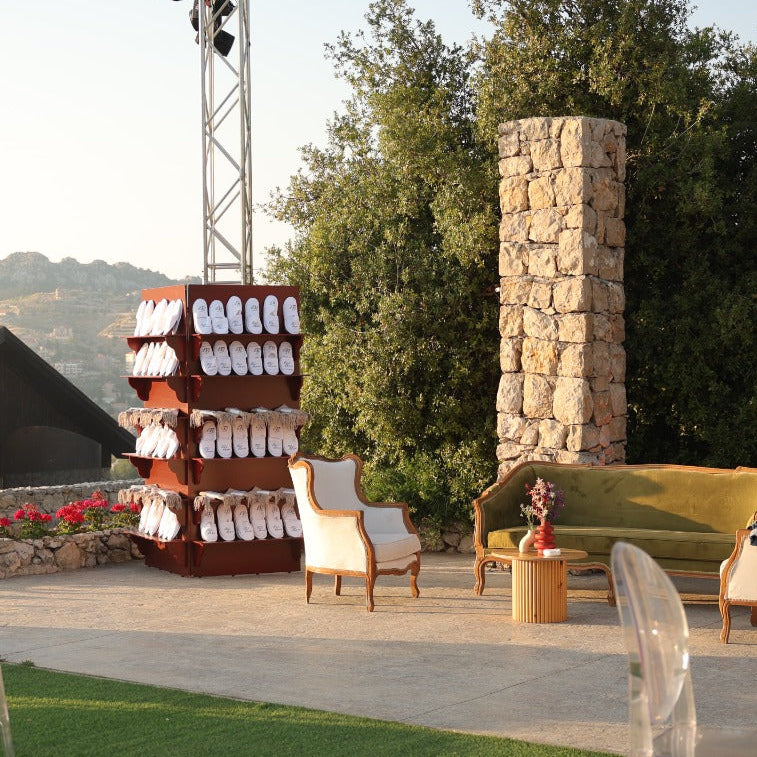 flipflop shelves for weddings giveaway