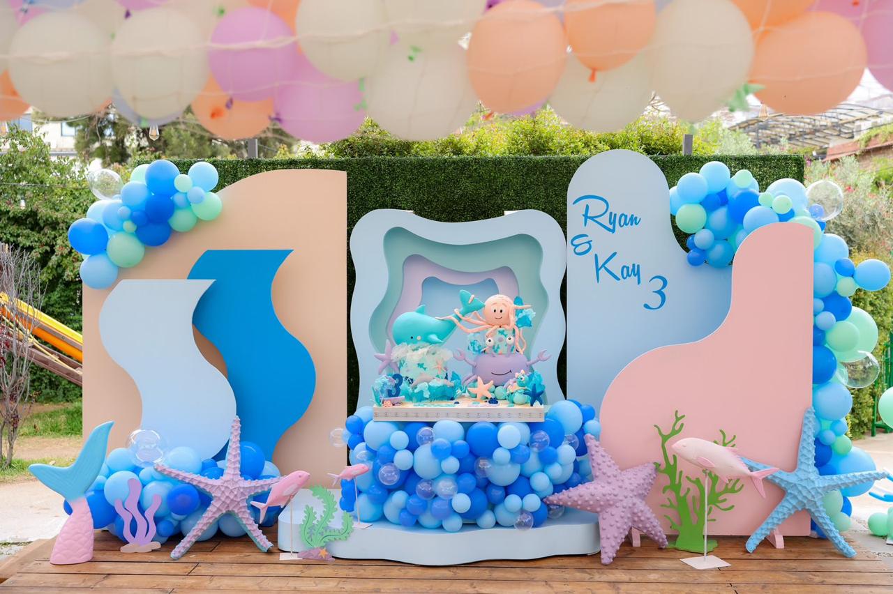 Small Soft Wave Backdrop