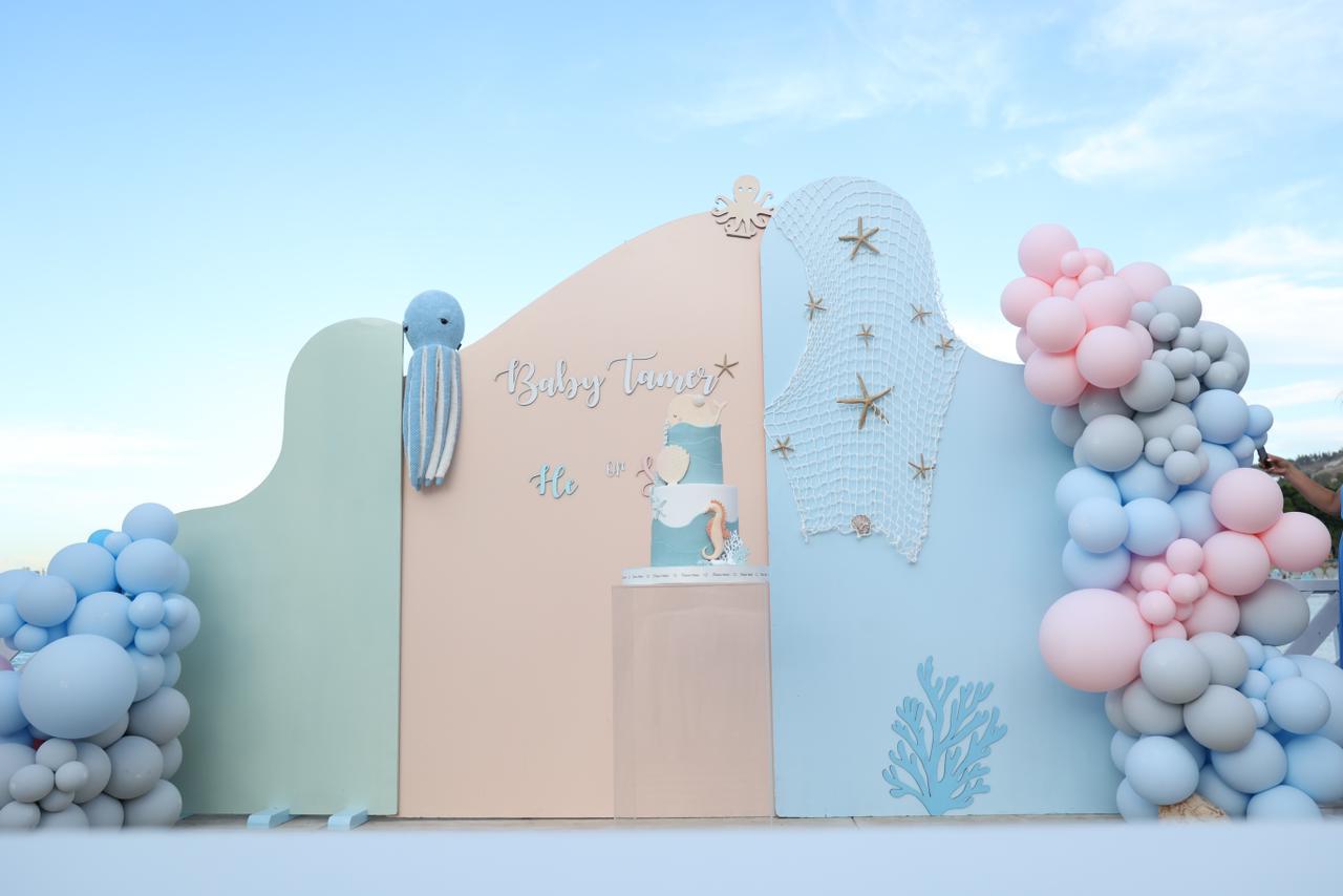 Small Soft Wave Backdrop